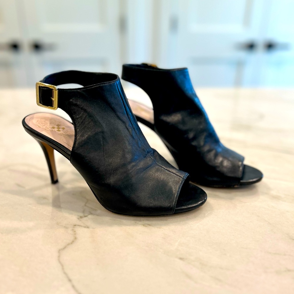 VINCE CAMUTO leather heel dress sandals